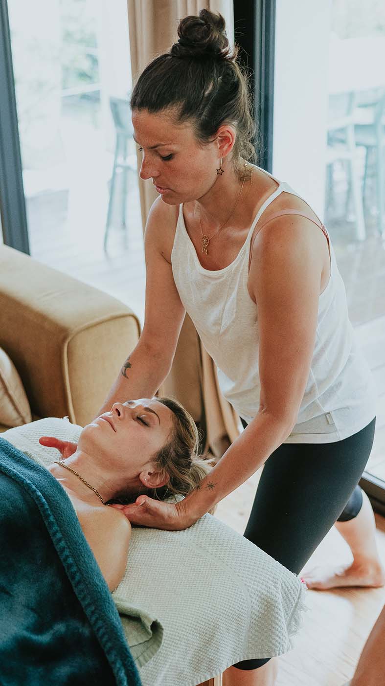 massagefemmeenceinte-Sarah Dunand - Bien Naitre - Massage - sophrologie
